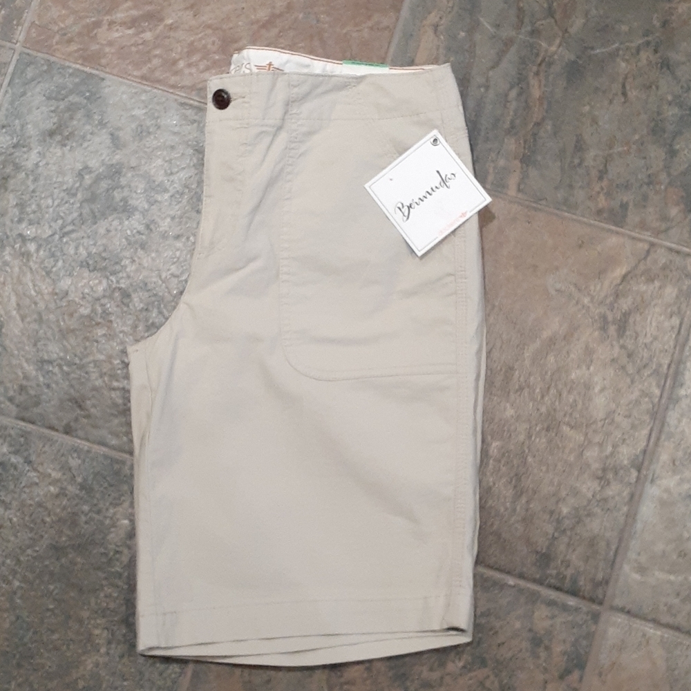 Nwt💞Dockers* Bermuda Shorts